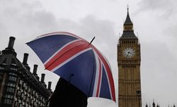 МИД Великобритании призвал РФ прекратить поставки оружия на Донбасс  