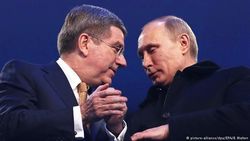 Президенты МОК и РФ - Бах и Путин