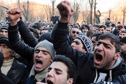 В Армении требуют выдать российского солдата, убившего семью 