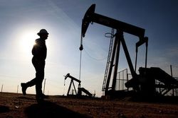 Во вторник цены на нефть поползли вниз