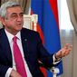 Президент Армении готов договариваться с вооруженными оппозиционерами
