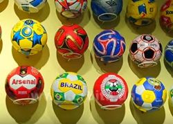 Украина сыграет с Россией после матча с марсианами