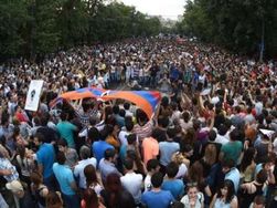Протесты в Армении возобновятся – эксперты