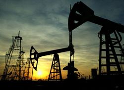 Напряженность на Ближнем Востоке продолжает давить на нефть