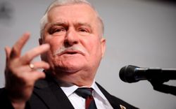 Лех Валенса - Украине: одолеть диктатуру поможет солидарность и поддержка США 
