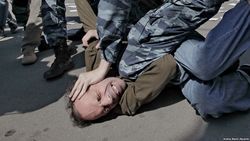Россияне оправдывают пытки и насилие – соцопрос