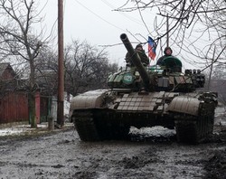 Документы по отводу вооружений от линии фронта в Донбассе подписаны – СМИ 