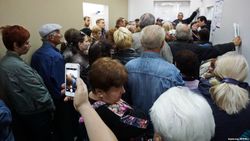 В Славянске хотят ввести продуктовые карточки