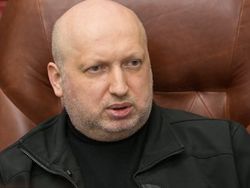 Турчинов дал команду глушить российское ТВ на Донбассе