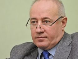 Чиновники Украины в 2015 г. будут получать должностной оклад без надбавок 