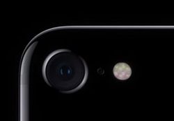 iPhone 7 имеет 2 «глаза» и не боится воды