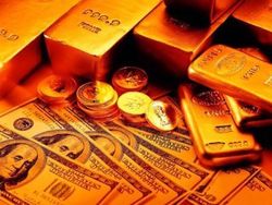 Доля долларов в структуре валютных резервов НБУ выросла до 74,8%