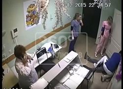 Врача из России подозревают в избиении пациента 