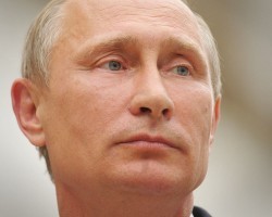 Рейтинг Путина пополз вниз впервые после начала кризиса в Украине