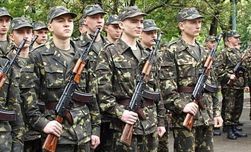 Кабмин Украины продлил призыв в армию