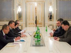 Украина: оппозиция вновь встречается с Януковичем