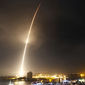 Многоразовая ступень ракеты Falcon 9 успешно вернулась на Землю