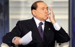 Сильвио Берлускони приговорен к трем годам тюрьмы