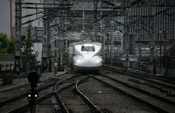 Япония построит линию высокоскоростных поездов в Индии 