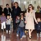 Анджелина Джоли получила право опеки над всеми детьми