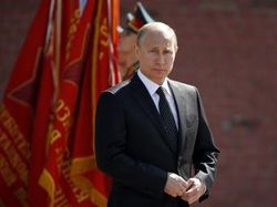 Киев и Запад расценили визит Путина в Крым как провокацию