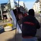 В Риге разрушили посвященную киевскому Майдану выставку