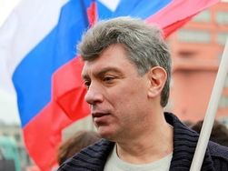 Немцов: Новогодний подарок России будет в виде резкого роста цен на бензин