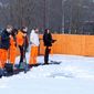 Дом-2 с лопатами