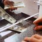 Клиенты украинских банков сами ищут валюту для депозитов и кредитов