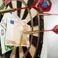 Латвия планирует отказаться от введения евро