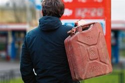 Украине грозит рост цен на бензин до 17 гривен за литр