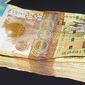 Курс тенге продолжает снижение к евро и швейцарскому франку