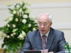 Азаров: из-за взрывов нужно больше заботиться о безопасности
