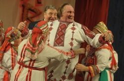Депардье сыграет отца Рамзана Кадырова в фильме о Чечне