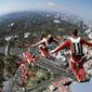 Хит YouTube: Чудесное спасение после прыжка с 160-метрового здания