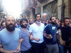 Сулейман из «Великолепного века» вышел на протестную акцию в Турции