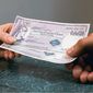 Банк Хрещатик прекращает продажу дорожных чеков American Express