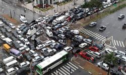 Как предлагает бороться с пробками в Москве глава ГУВД?
