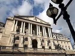 Инфляция в Великобритании вдвое превышает целевой уровень