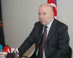 Эльман Рустамов 