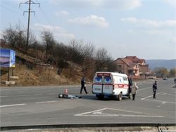 Возле Ужгорода в ДТП разбился байкер