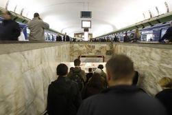 Футбольных фанатов посадили за драку в минском метро