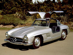 Уникальный Mercedes-Benz 1955 года ушел с «молотка» за рекордные 4,6 млн.долларов