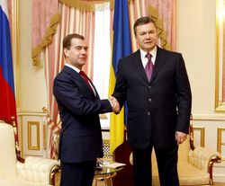 Д.Медведев и В.Янукович 