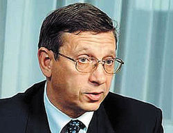 Евтушенков зовет на работу Лужкова