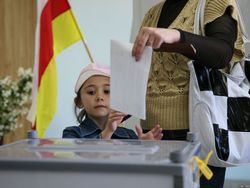Как в Южной Осетии объединяются силы перед выборами?