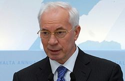 Азаров заинтересован в нормальной работе