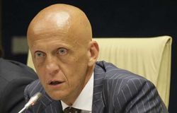 Гол Девича во время матча Англия-Украина