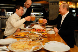 Медведев и Путин
