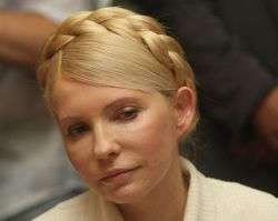 Тимошенко уже ходит на ходунках